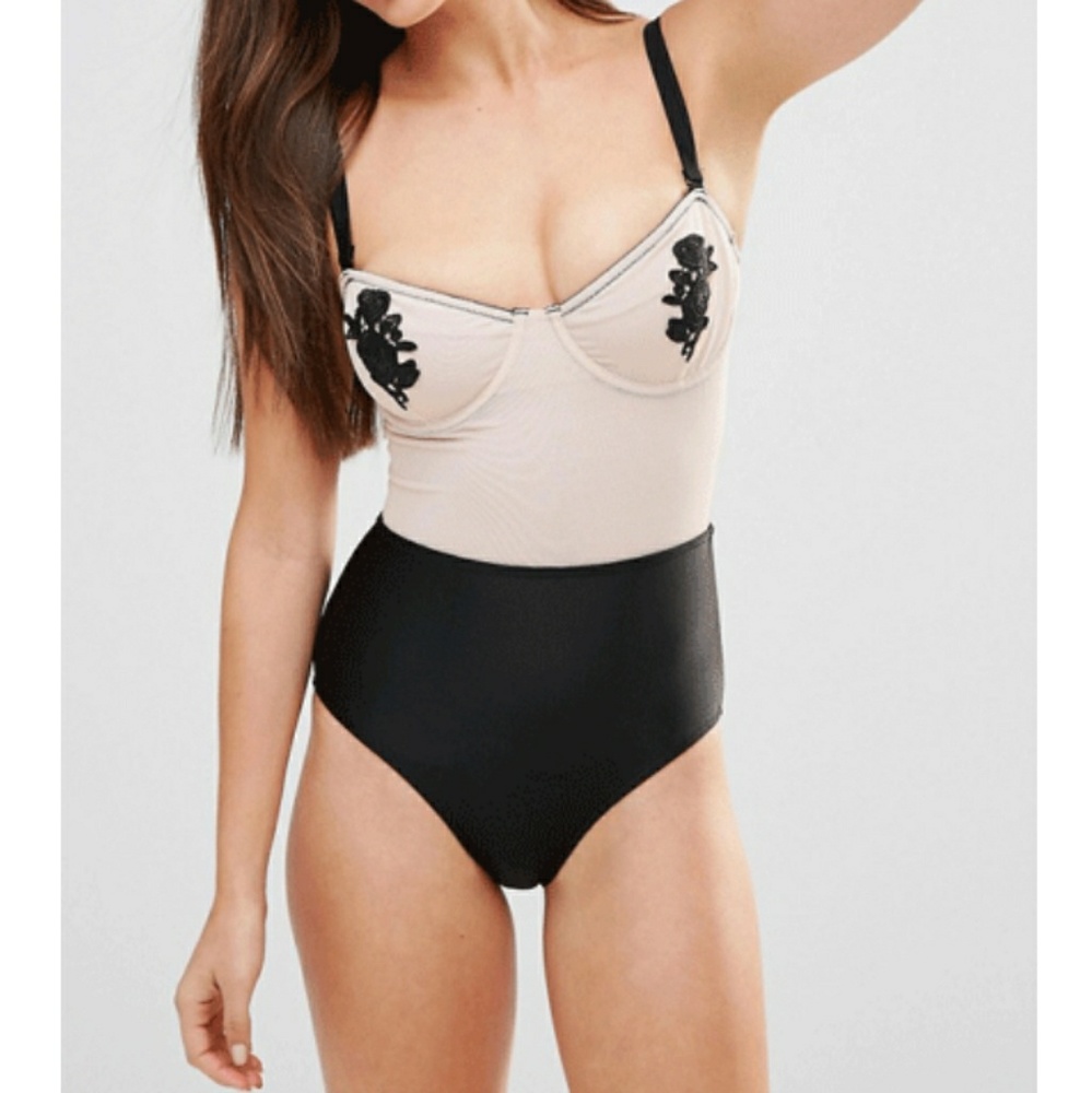 Wolf & whistle swimwear